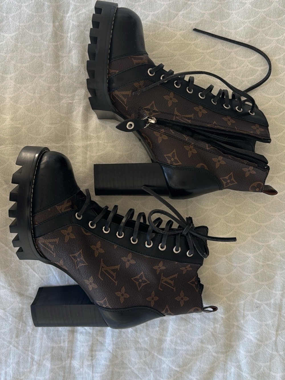 Louis Vuitton Star Trail Ankle Boots – New